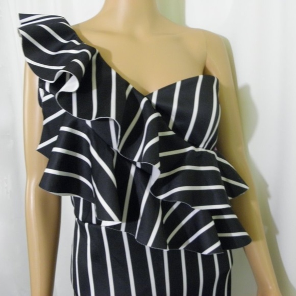 Striped One Shoulder Ruffle Frill Jumpsuit - Picture 5 of 8